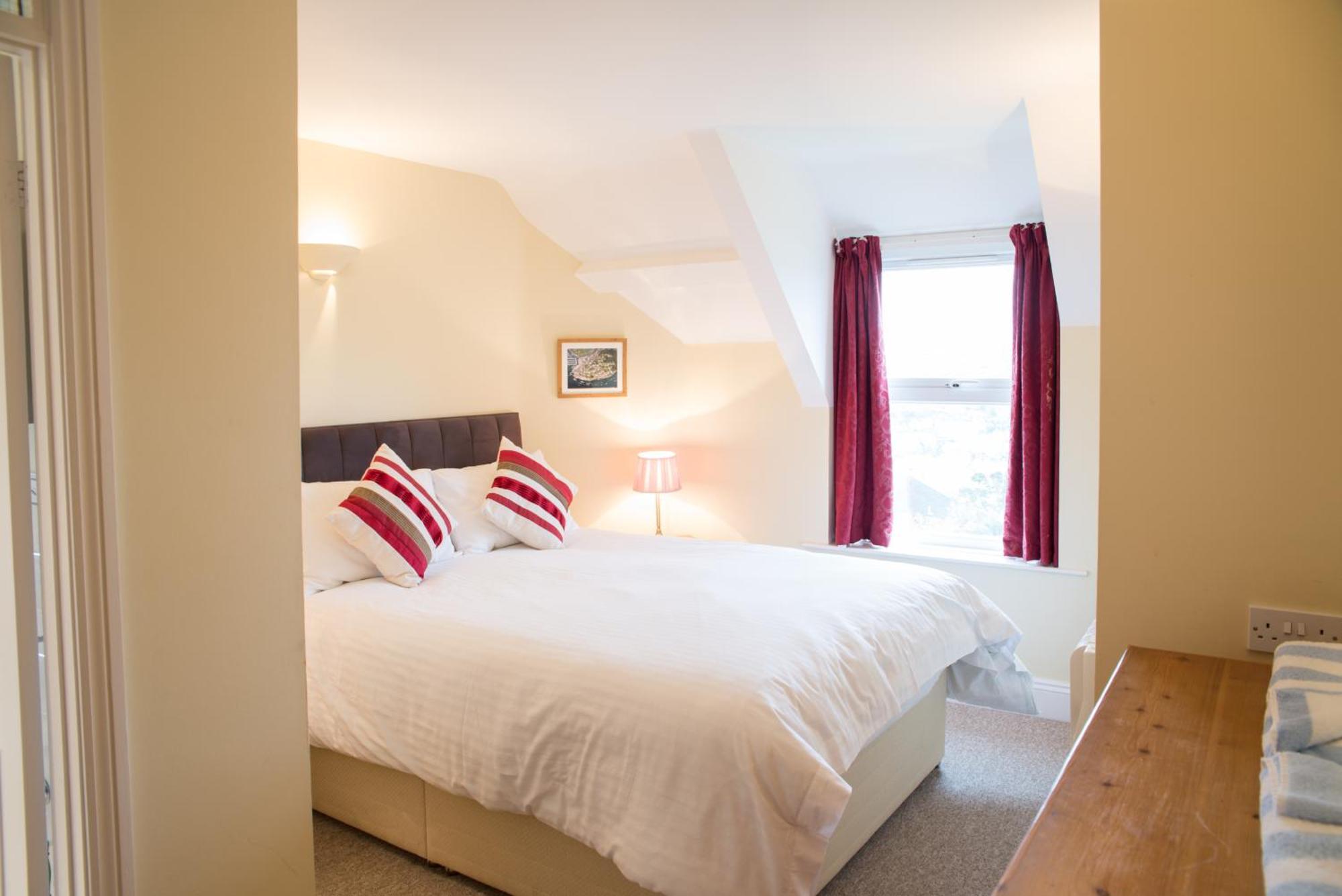 Park Club With Swimming Pool & * Kingswear