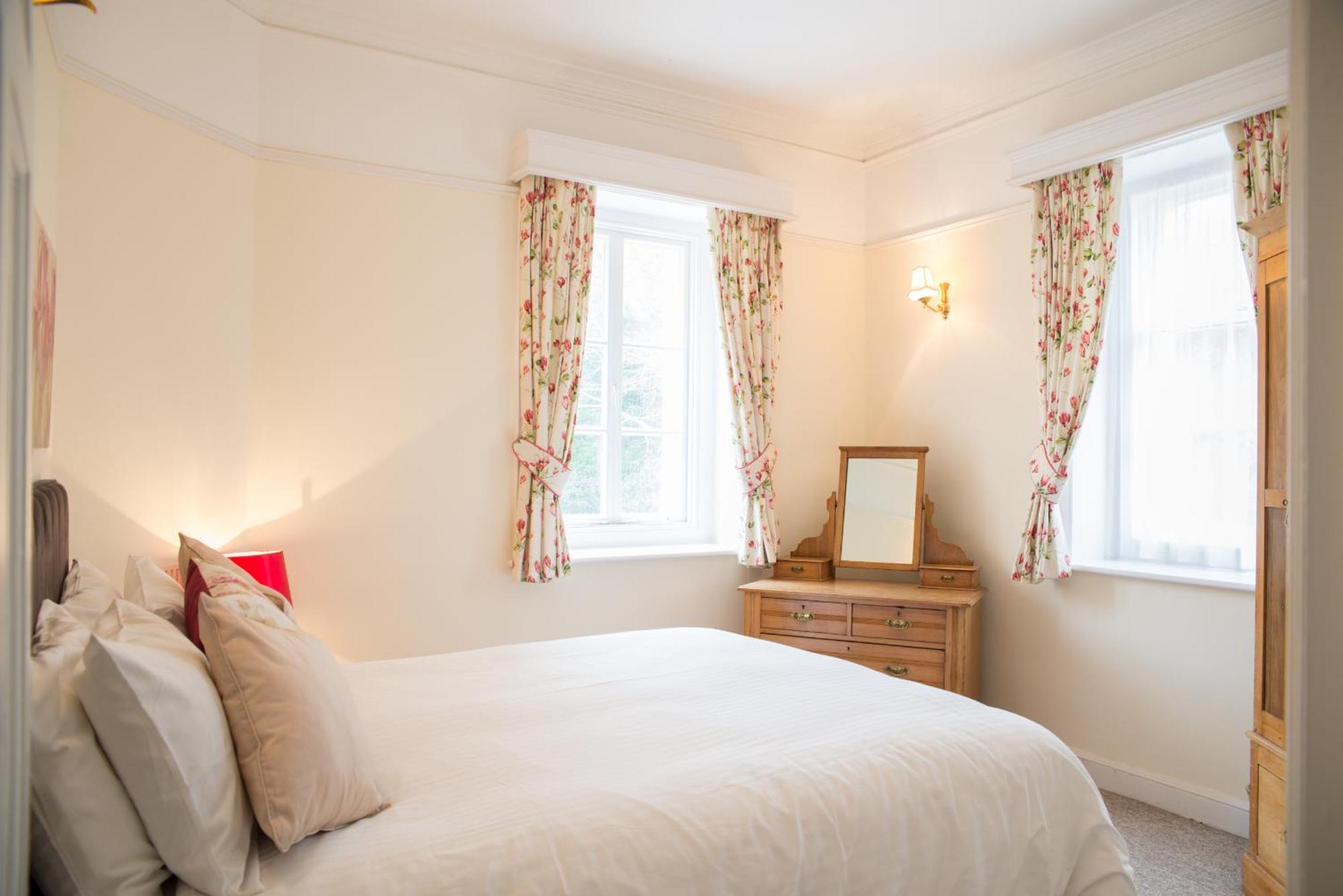 Park Club With Swimming Pool & * Kingswear